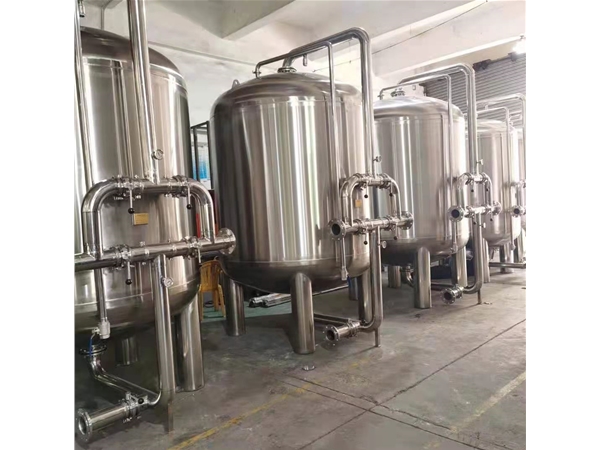 多介質(zhì)過(guò)濾罐（304、316不銹鋼材質(zhì)）